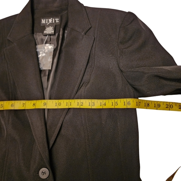 Mix It Black Blazer Size 4 - Picture 6 of 10